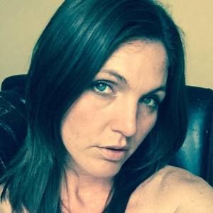 Meet your Posher, Caitlin